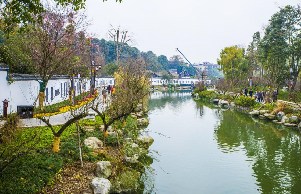 名校商學(xué)院跑團(tuán)丈量尋香道  體味公園城市幸福生活